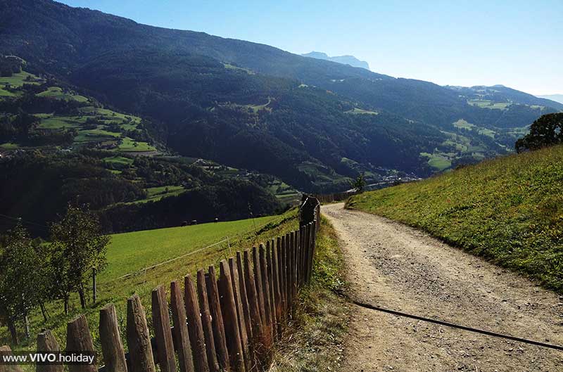 Eisacktaler „Keschtnweg“